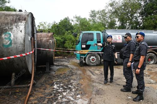 PENYELEWENGAN MINYAK DIESEL BERSUBSIDI