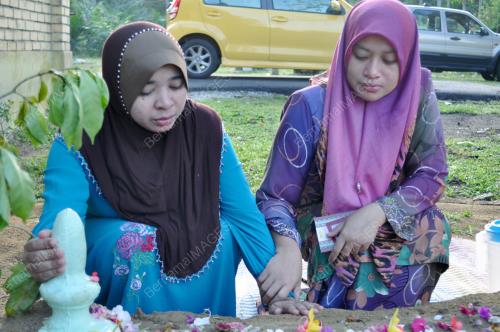 TR03_09032013_ZIARAH_PUSARA