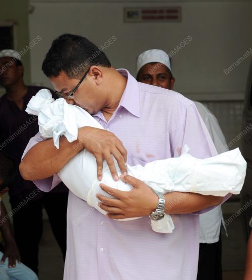 TR03_09102013_LANGGAR_ANAK