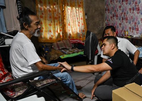 DATUK DR MUHAMAD AKMAL SALEH