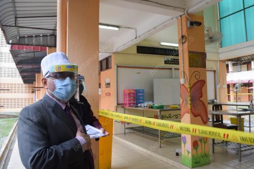 DR ALIAS RAZAK