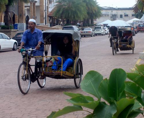 TR03_10092012_BECA_JALAN