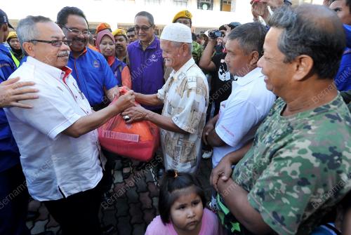 TR03_10122013_BANJIR