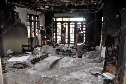 TR03_11012018_RUMAH_TERBAKAR
