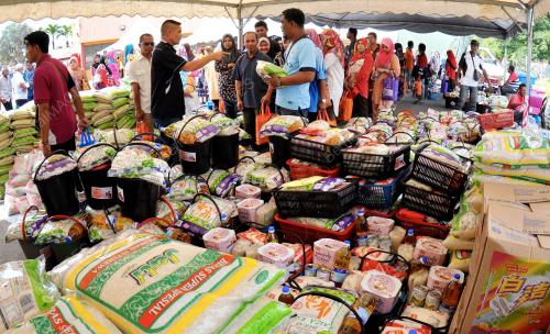 TR03_12012017_BANTUAN_BANJIR