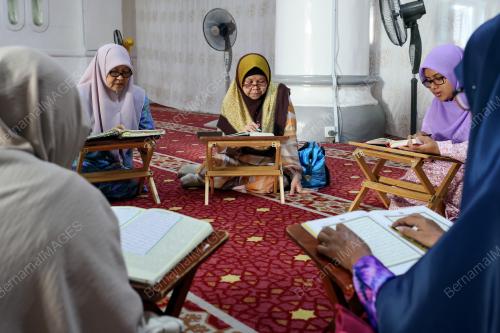 TADARUS AL-QRUAN PADA RAMADAN