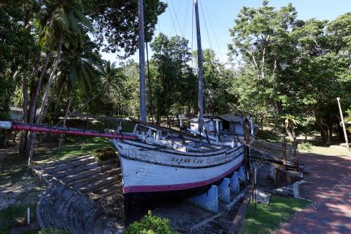PERAHU BESAR SABAR T82