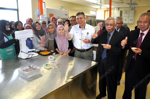 TR03_14102018_UNISZA_DAN_UCB