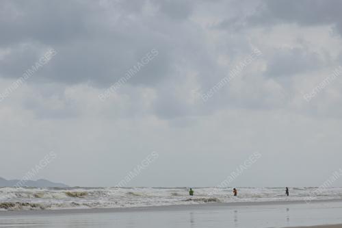 LAUT BERGELORA