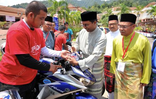 TR03_15082015_ZAMBRY_UMNO