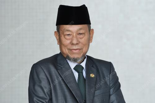 DATUK HUSAIN AWANG