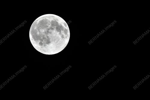 BULAN PENUH