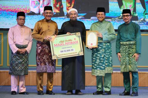 DATUK SERI DR AHMAD SAMSURI MOKHTAR