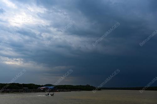 MONSUN TIMUR LAUT
