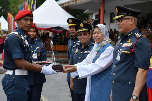 ZURAIDA KAMARUDDIN