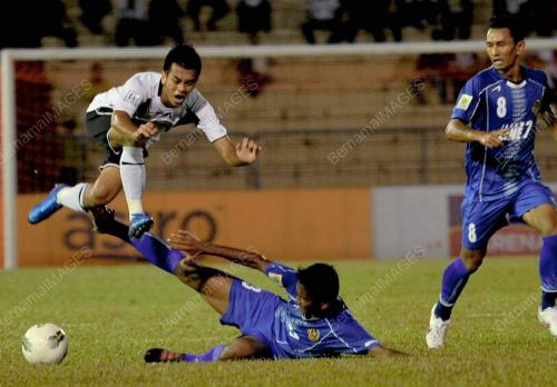 TR03_18022012_PIALA_FA