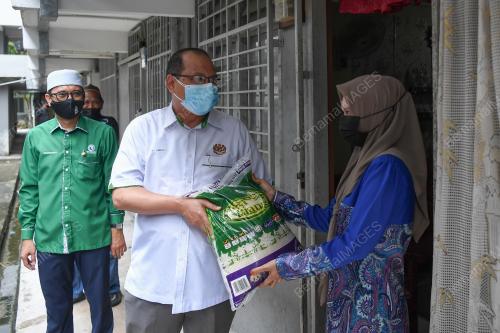 DATUK AHMAD AMZAD HASHIM