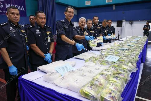 DATUK MOHD KHAIRI KHAIRUDIN
