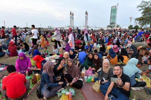 TR03_19052019_IFTAR_JAMBATAN