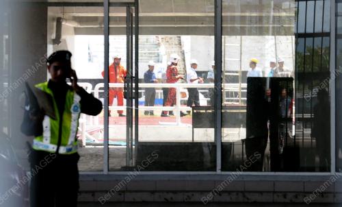 TR03_20022013_STADIUM_RUNTUH