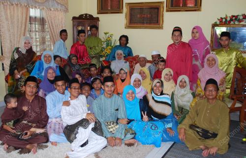 KELUARGA HASSAN AWANG