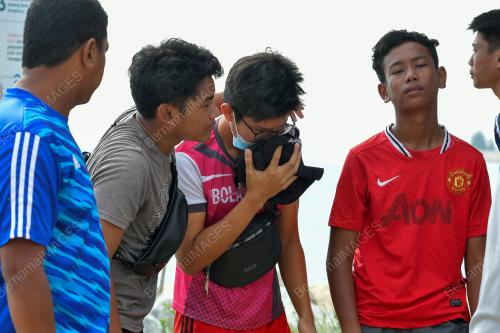 DUA REMAJA LEMAS