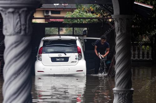 BANJIR KAMPUNG TITIAN BARU