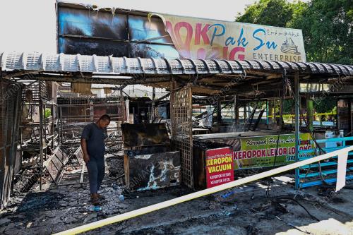 KEBAKARAN KEDAI KEROPOK