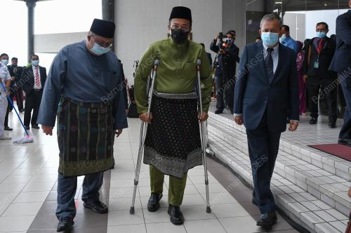 DATUK SERI DR AHMAD SAMSURI MOKHTAR