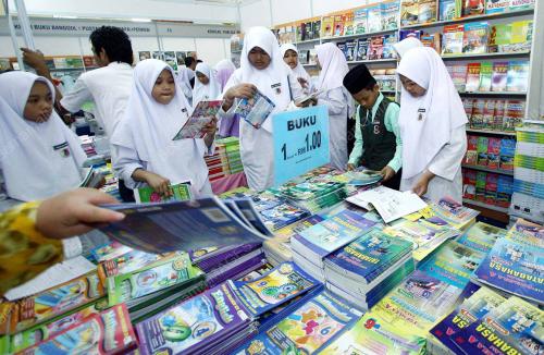 PESTA BUKU