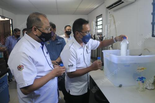 DATUK AHMAD AMZAD HASHIM