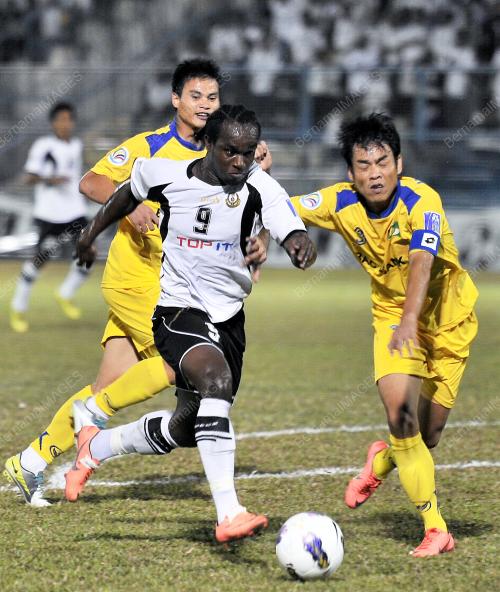 TR03_25042012_PIALA_AFC