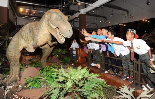 TR03_25052016_DINO_TREX