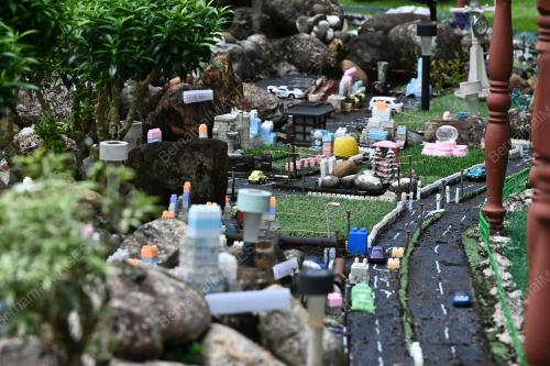 LAMAN TAMAN BANDAR UNTUK 14 CUCU