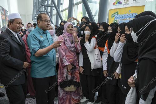 DATUK AHMAD AMZAD HASHIM