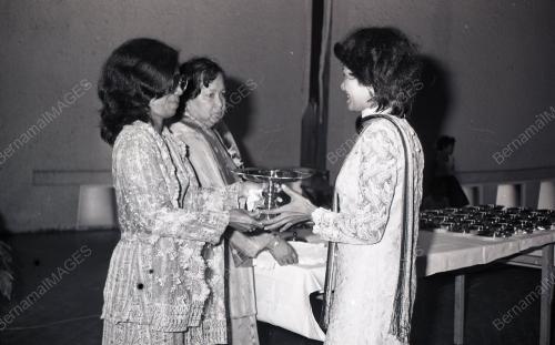 HARI WANITA