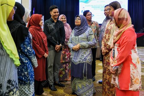 DATUK SERI ROHANI ABDUL KARIM