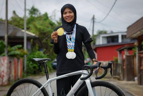 NUR AISYAH MOHAMAD ZUBIR