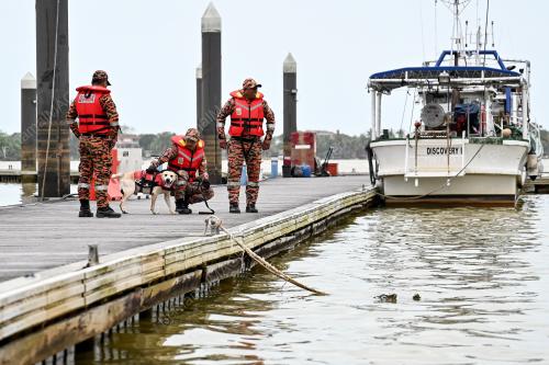 BOMBA SAR PEKERJA KAPAL