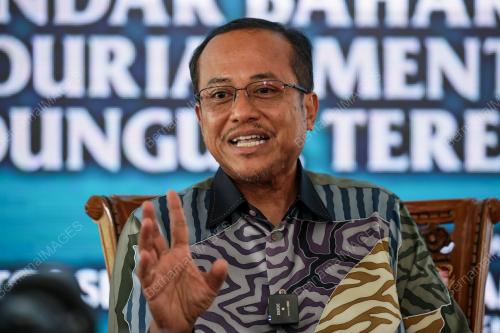 DATUK SERI DR AHMAD SAMSURI MOKHTAR
