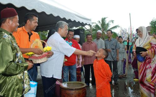 DATUK SERI IDRIS JUSOH