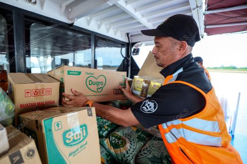 JKM HANTAR BARANGAN KE PULAU REDANG