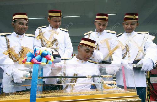 BOMBA DAN PENYELAMAT