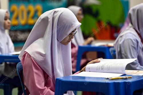 HARI PERTAMA SPM 2023