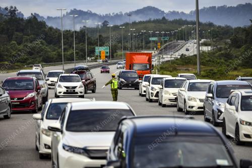 ALIRAN TRAFIK PLAZA TOL KUALA TERENGGANU