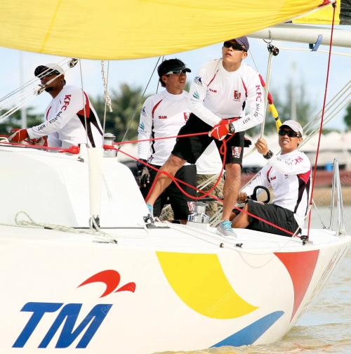 TR03_30112012_MONSON_CUP