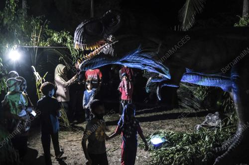 PAMERAN DINOSAUR