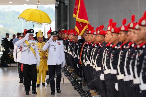 SULTAN MIZAN ZAINAL ABIDIN