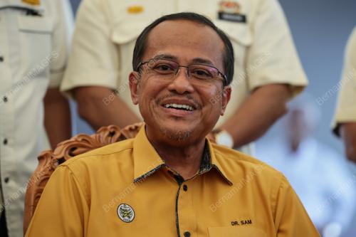 DATUK SERI DR AHMAD SAMSURI MOKHTAR
