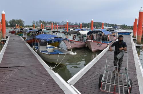 JETI PENUMPANG KUALA BESUT